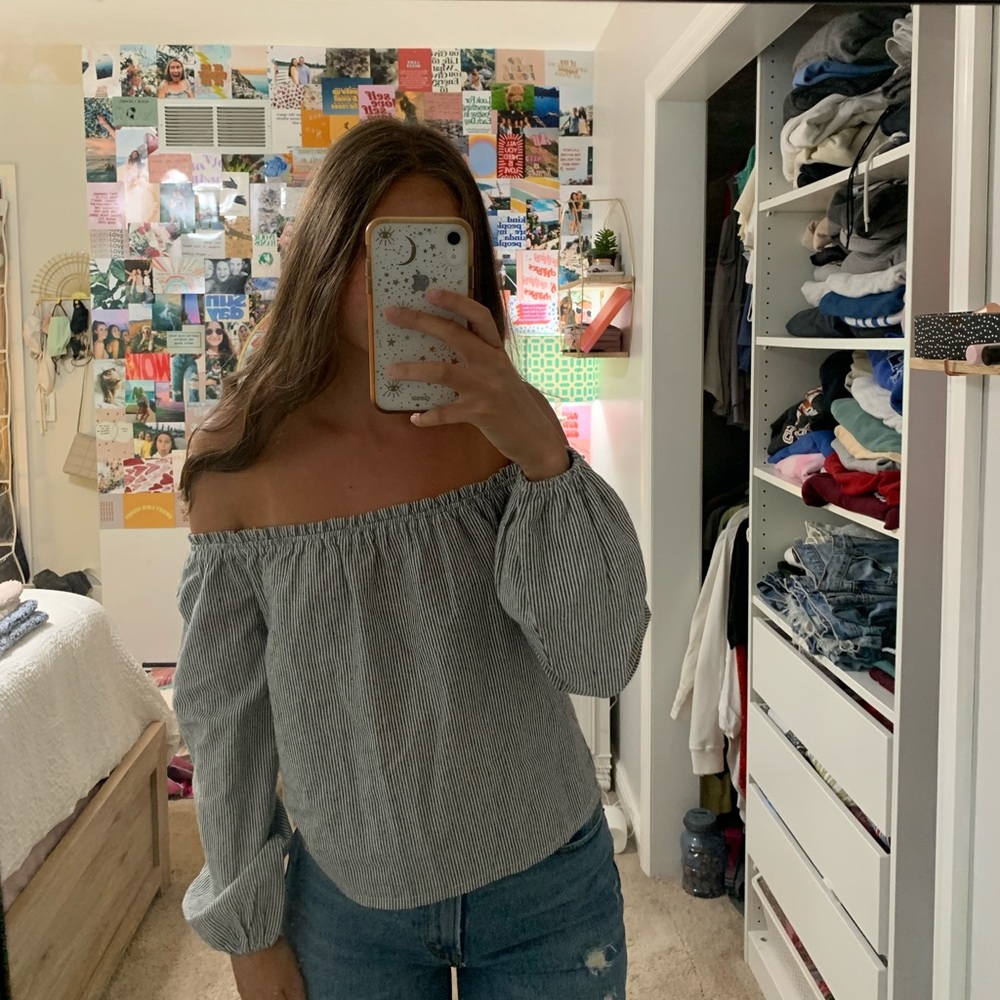 Brandy Melville off the shoulder top